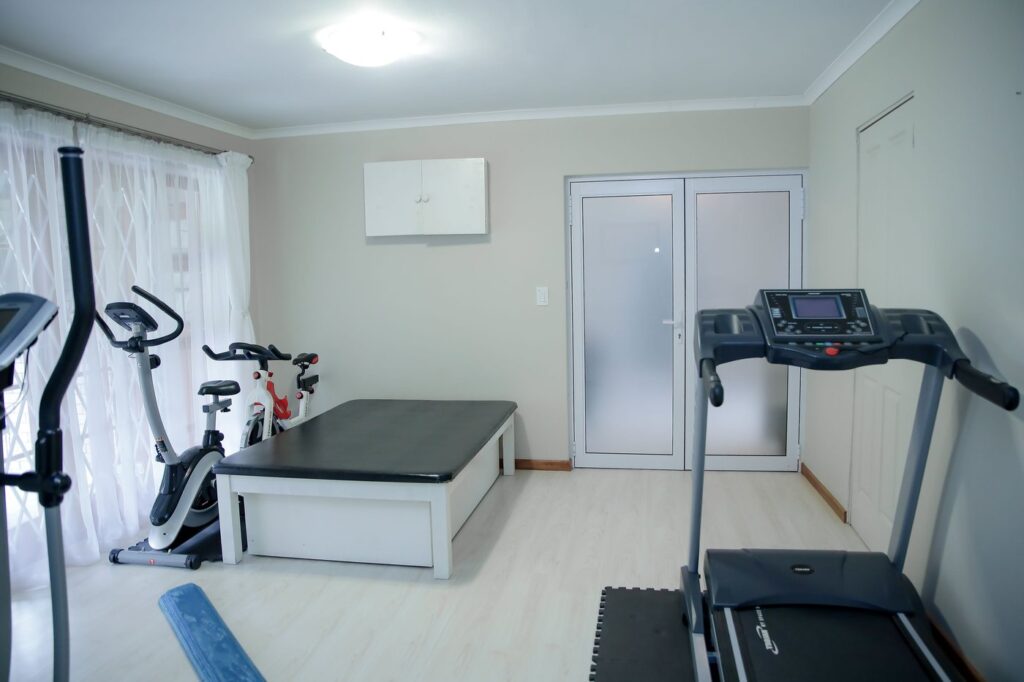 Physiotherapy treatment room used for frozen shoulder assessment at Marna Webb Physiotherapy in Tulbagh