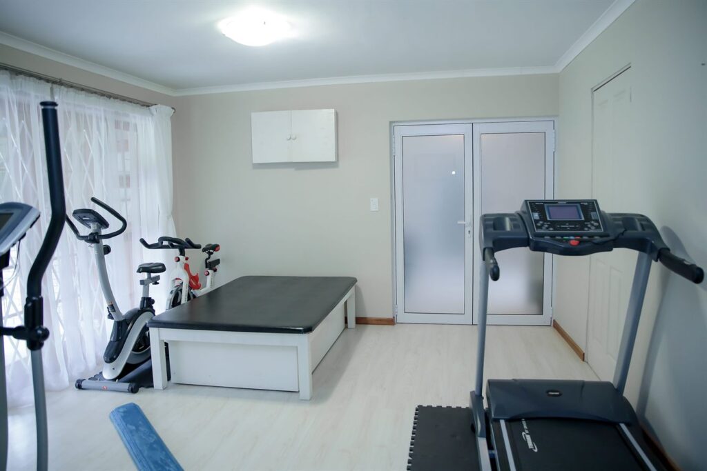 Physiotherapy treatment room used for rotator cuff assessment at Marna Webb Physiotherapy in Tulbagh